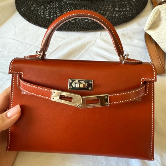 Hermès Kelly 20 in Brique Box Leather - Picture 1 of 11